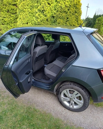 Skoda Fabia cena 47500 przebieg: 66250, rok produkcji 2019 z Warszawa małe 121